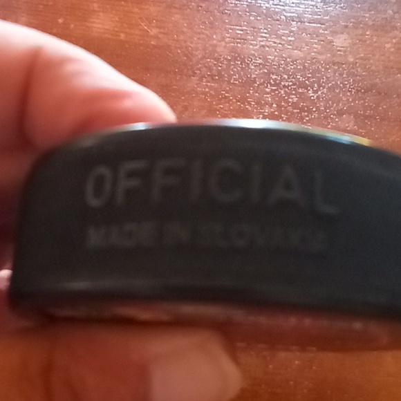 Rockford Icehogs hockey puck - Picture 4 of 4